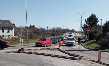 Dopravnú situáciu v Nitre v utorok komplikujú viaceré nehody. V týchto úsekoch sa zdržíte