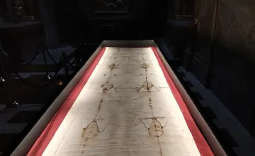 FOTO: Chceli ste vidieť Turínske plátno? V Nitre môžete obdivovať jeho vernú kópiu so stopami skutočnej krvi