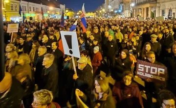 Protesty proti Ficovej vláde v piatok pokračujú. V Nitrianskom kraji sa ich počet znížil, budú iba v troch mestách