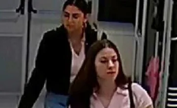 Polícia hľadá dve dievčatá z nákupného centra v Nitre, ktoré nakupovali v obchode s oblečením. Nepoznáte ich?