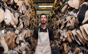 Obyvatelia Nitry spomínajú na obuvníka Moravčíka v Polygone. Existujú ešte vôbec takí? pýtajú sa so zvedavosťou