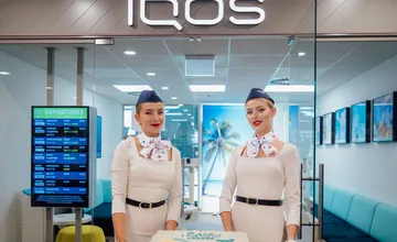 Toskánske pokušenie a dovolenková nálada. Takto sa oslavovalo v IQOS Lounge na letisku