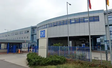 Nemecký gigant ZF zatvára závod a značná časť výroby sa presúva do Levíc, dôvodom je pokles trhu