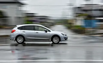 Auto v obci neďaleko Nitry malo prenasledovať deti, rodičia sú znepokojení a všetko mali nahlásiť polícii