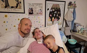 Pamätáte si na študentku z Nitry, ktorú niekto zhodil z mosta? Nádej pre Dominiku stojí 48-tisíc eur, potrebujú pomoc