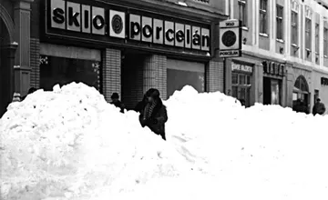 Snehová pohroma ochromila v januári '87 aj Nitru. Takto si miestni spomínajú na kopy snehu a mrazivo nízke teploty