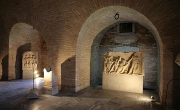 Rímske dedičstvo v srdci Komárna láka návštevníkov z celej Európy, vojenské pevnosť ukrýva unikátne pamiatky. 