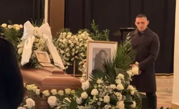 FOTO: Monike Jákliovej dali posledné zbohom, obrad sa konal len pár metrov od miesta tragédie