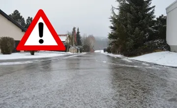 V dvoch okresoch Nitrianskeho kraja pozor na rannú poľadovicu, radšej tu znížte rýchlosť 