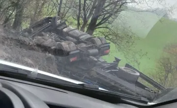 AKTUÁLNE z ciest: Zrážka v Nitre blokuje pruh, pri Demandiciach havaroval kamión a hlásené sú aj ďalšie nehody