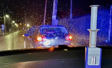 Nočná policajná kontrola pri Nitre stiahla z cesty ďalšieho zdrogovaného vodiča, v tele mal päť zakázaných látok