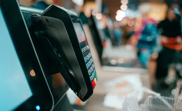 Supermarkety vidia v samoobslužných pokladniach budúcnosť, pomoci pracovníkov by malo odzvoniť, čo všetko idú zmeniť?