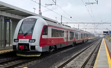 Cestujete vlakom? Pripravte sa, začínajú dočasné výluky na trase Nitra – Trnava a prestupy v Leopoldove