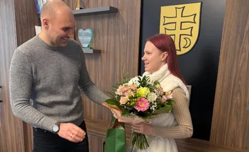 Paraalpskej lyžiarke Viktórii fandia aj rodné Šurany, pre ľudí organizujú zájazd do Cortiny, aby ju prišli podporiť