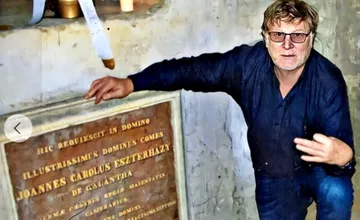 Zanietený historik Pavol zo Želiezoviec zachraňuje spomienky, na jeho dobové fotografie sa každý deň tešia tisícky ľudí