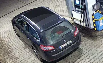 Topoľčianski policajti rozbehli pátranie po odcudzenom vozidle, žiadajú ľudí o akékoľvek informácie vedúce k páchateľovi