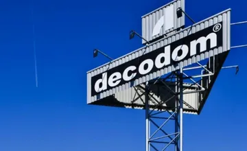 Topoľčiansky výrobca nábytku Decodom sa opäť topí v problémoch. Zamestnanci si musia čerpať dovolenky, výroba stojí