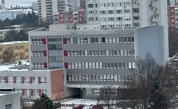 VIDEO: Hattas chcel pochváliť zmeny na poliklinikách v Nitre a nové toalety, ľudia ale hneď vytiahli cesty a parkovanie