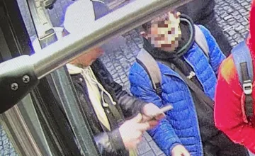 Nitrianska polícia žiada verejnosť o pomoc pri objasňovaní priestupku, nepoznáte mužov na zábere? 