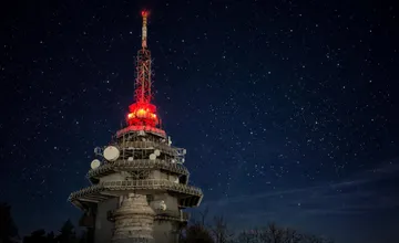 FOTO: Jednoznačne najkrajší výhľad na celú Nitru? Skúste Zobor po západe slnka, tieto nočné zábery vás presvedčia