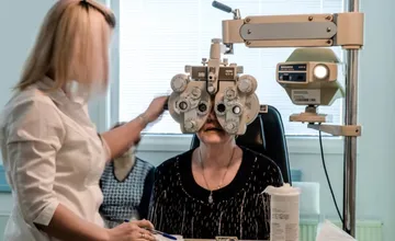 Nitrania si navzájom radia, kam sa vybrať k očnému lekárovi. Tieto ambulancie odporúčajú pacienti