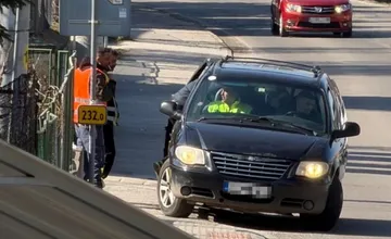 Starosta obce v levickom okrese upozorňuje obyvateľov na podomových predajcov, varuje pred ich službami