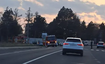 V Čakajovciach sa stala nehoda, premávku riadi polícia