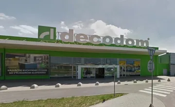 Slovenský nábytkársky gigant z Topoľčian je opäť v problémoch. Decodom žiada ochranu pred veriteľmi, hrozí aj konkurz