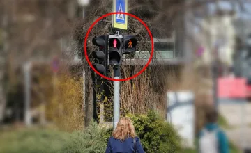 VIDEO: Nitrania sa pustili do policajtov za krátku zelenú na semaforoch. Tu by mal problém aj Usain Bolt, tvrdia