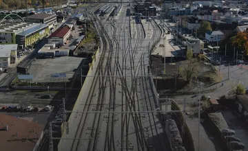 FOTO: Železnice po roku dokončili dôležitú obnovu pri Leviciach, cestovanie vlakom má byť bezpečnejšie