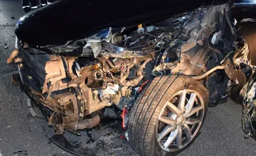 FOTO: Opitý 17-ročný mladík s 1,6 promile šoféroval pod vplyvom alkoholu cudzie auto, následky mohli byť  fatálne