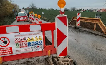 MIMORIADNE: V okrese Levice museli po nehode náhle uzavrieť most, vodičov čakajú mesiace obchádzok