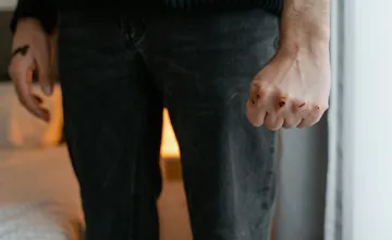 Mladík po útoku v Nových Zámkoch skončil vo vážnom stave v nemocnici. Útočníka dolapili