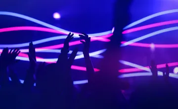 Ikonické zážitky? Electric Dreams ponúka možnosť zažiť koncert na púšti či jazdu popri oceáne