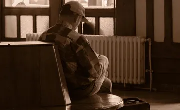 Nitriansky taxikár sa podelil o príbeh, ktorý rúca predsudky. Muž bez domova, známy aj ako Šmitke, učinil nečakané gesto