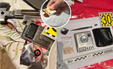 Policajti zadržali dvoch mužov z obce neďaleko Nitry, mali predávať drogy mnohým ľuďom v meste a okolí