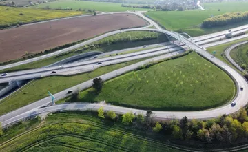 FOTO: Motoristi, pozor, na R1 pri Nitre štartuje ďalšia etapa uzávierok, pripravte sa na obmedzenia, potrvajú týždne