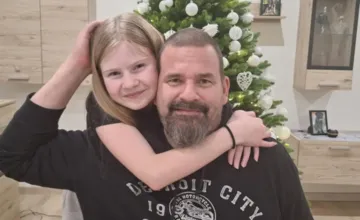 Malá Natálka aj šípkari z Levíc prosia o pomoc pre strýka a spoluhráča Martina. Bojuje s najťažším súperom, čas sa kráti