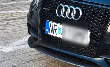 Erb Nitry na ŠPZ-ke obyvateľa? Detail vyvolal diskusiu, vodič z toho môže mať veľký problém
