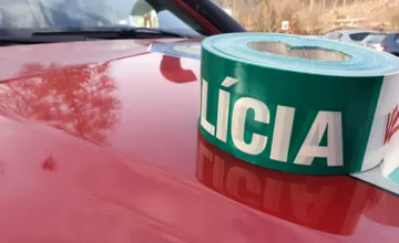 Tragédia v Kolárove: muža v práci zavalila oceľová konštrukcia, napriek snahe záchranárov zraneniam na mieste podľahol