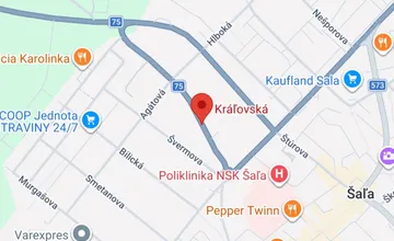 Vandalizmus v Šali. Počas dopravnej špičky niekto úmyselne zničil auto, majitelia hľadajú svedkov
