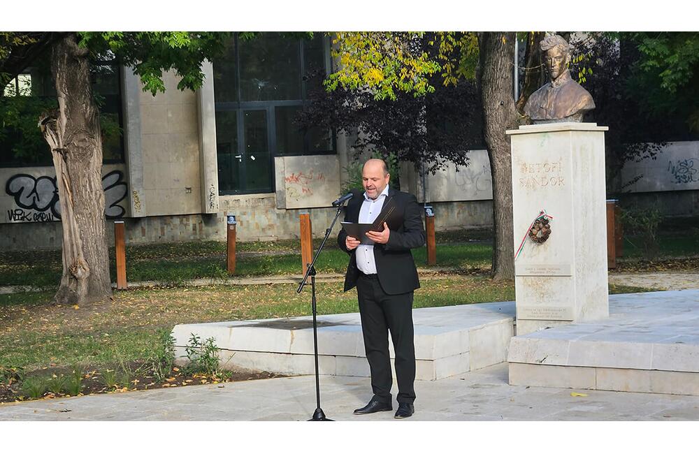 FOTO: Obnovený park Sándora Petőfiho v Komárne, foto 6