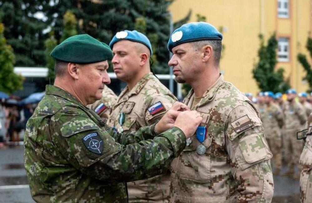 FOTO: Slávnostné privítanie vojakov a vojačiek zo zahraničných misií v Leviciach, foto 8