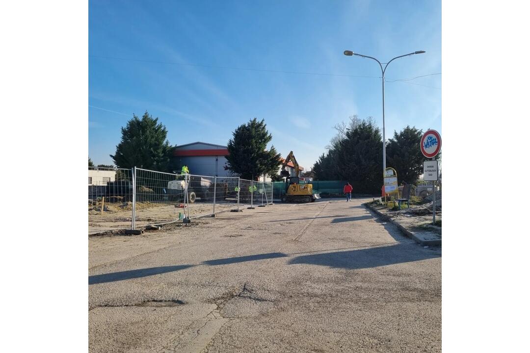 FOTO: Nové autobusové nástupište v Šali, foto 1