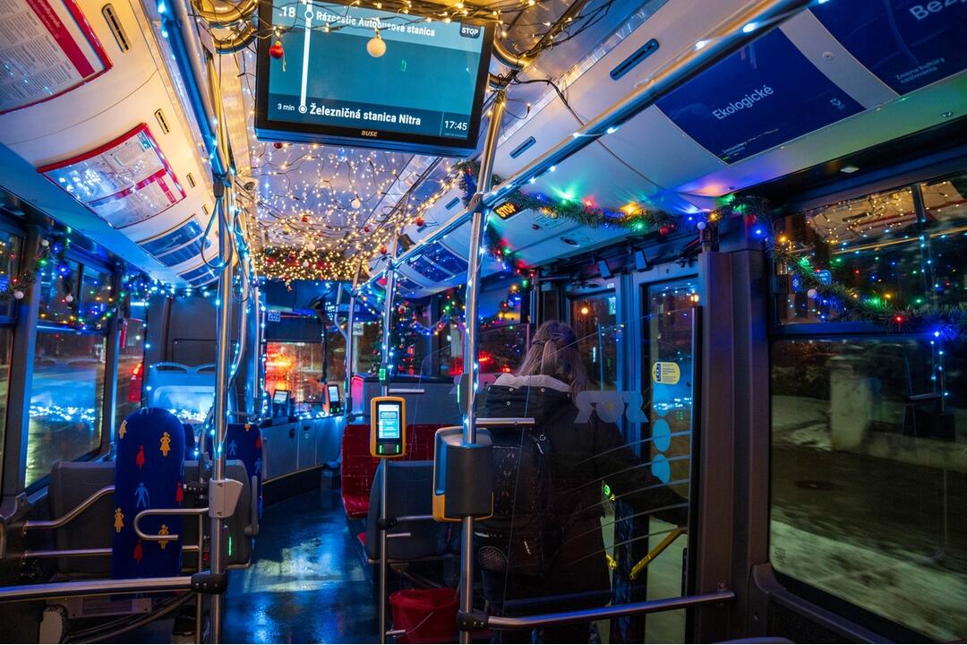 FOTO: Vianočný autobus v Nitre, foto 2