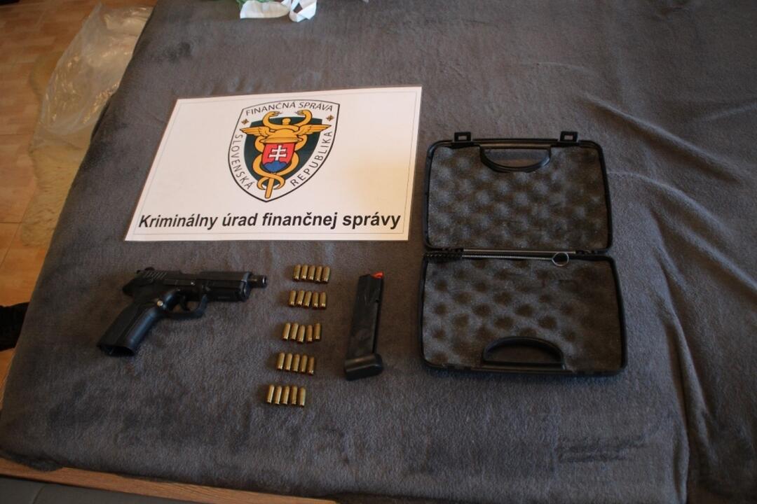 FOTO: Polícia rozložila najväčší pašerácky gang v Nitrianskom kraji, foto 5