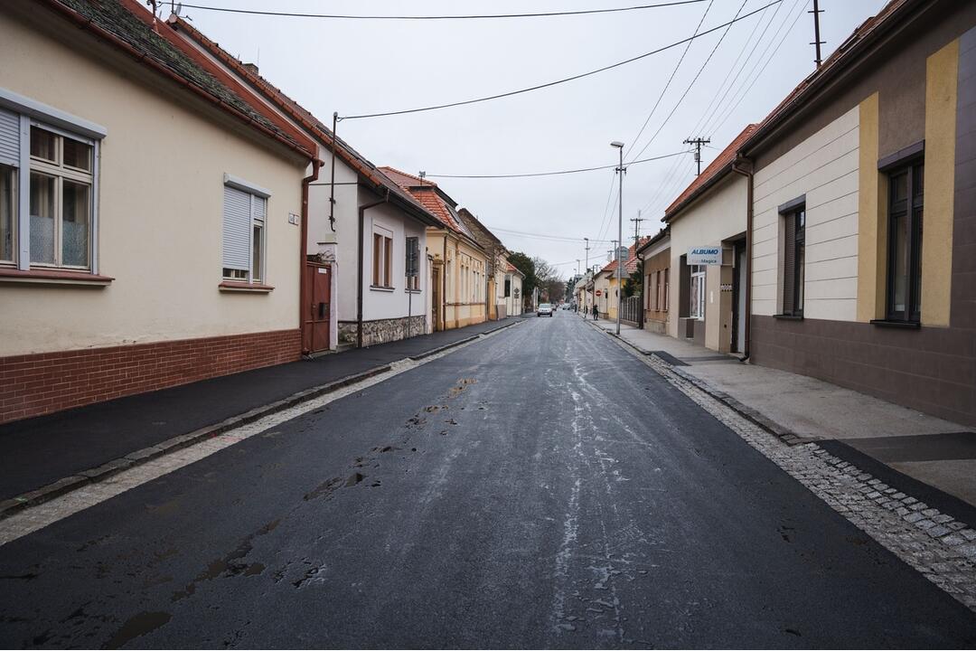 FOTO: Kasalova ulica v Nitre prešla rekonštrukciou, foto 1