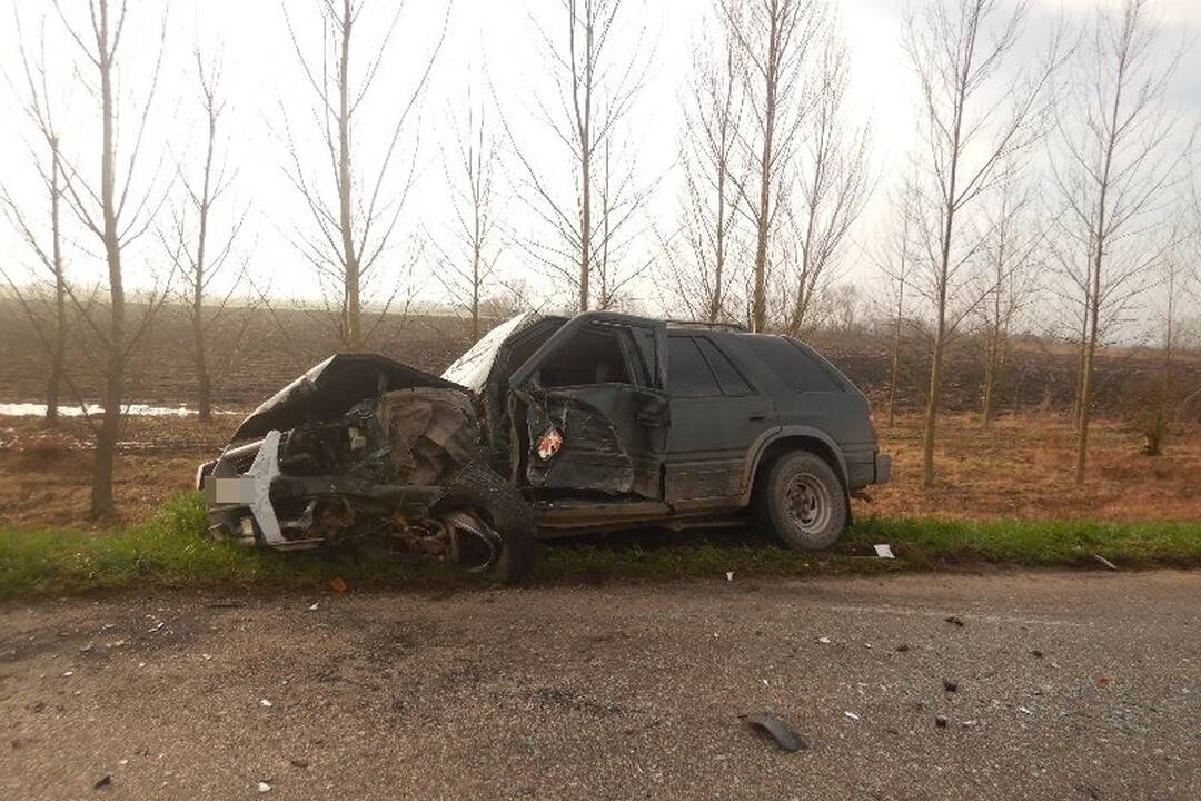 FOTO: Nehoda pri obci Chotín si vyžiadala štyroch zranených, foto 2