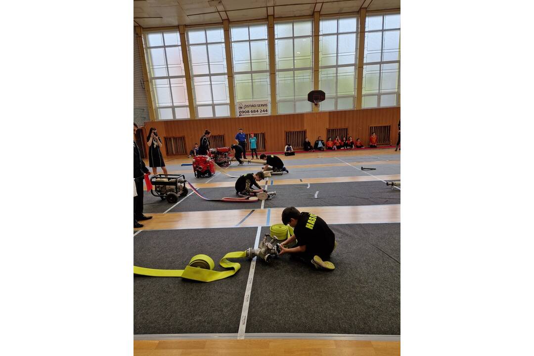 FOTO: Halová súťaž hasičských zručností vo Vrábľoch, foto 6