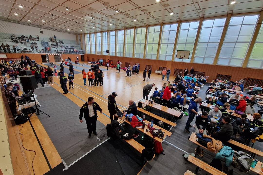 FOTO: Halová súťaž hasičských zručností vo Vrábľoch, foto 7